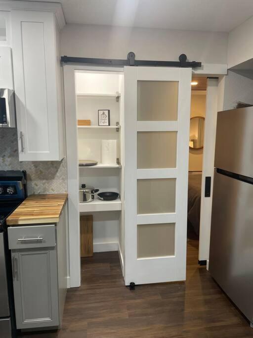 Shares Courtyard Luxury Apt - New! 록리지 외부 사진
