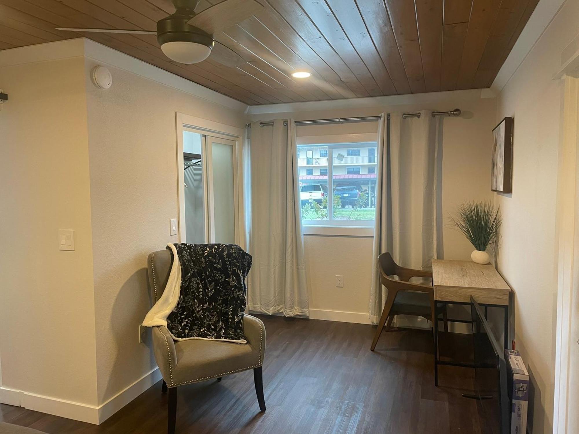 Shares Courtyard Luxury Apt - New! 록리지 외부 사진
